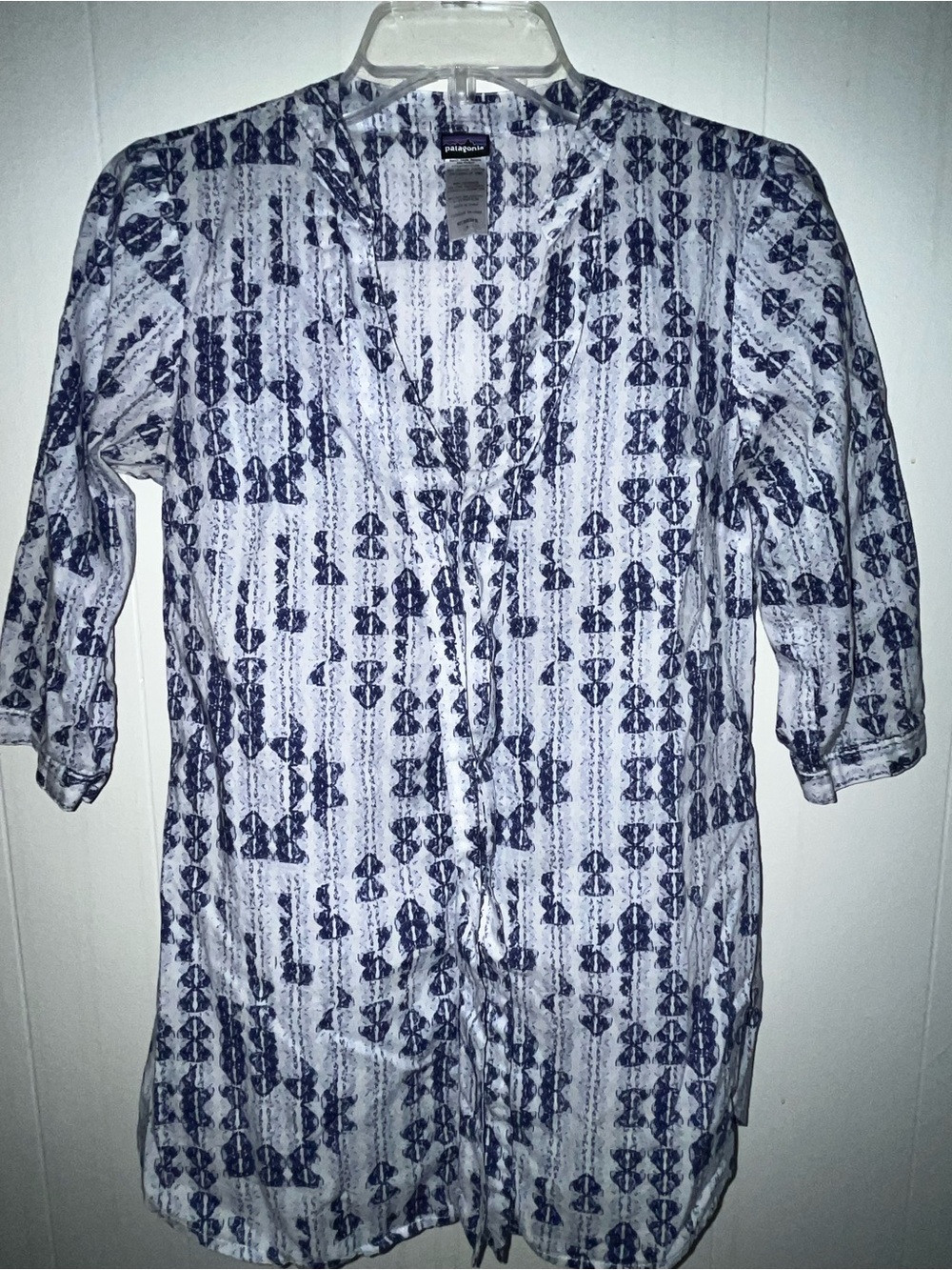 Patagonia White and Navy Printed V-Neck Button Tunic
